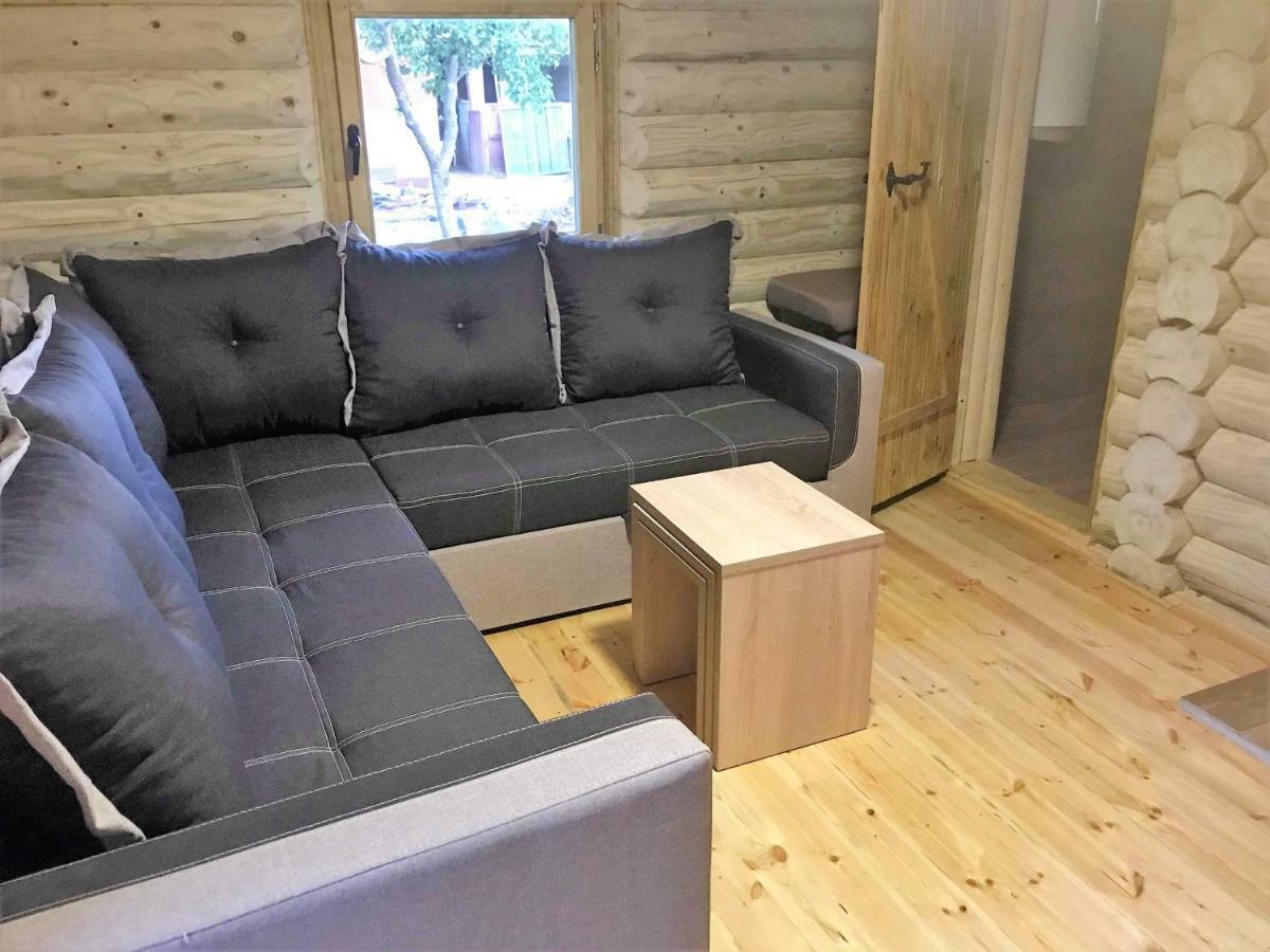 Eko Apartmani Krackovic Golubovci Exterior foto