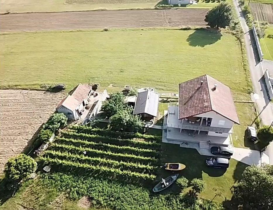 Eko Apartmani Krackovic Golubovci Exterior foto