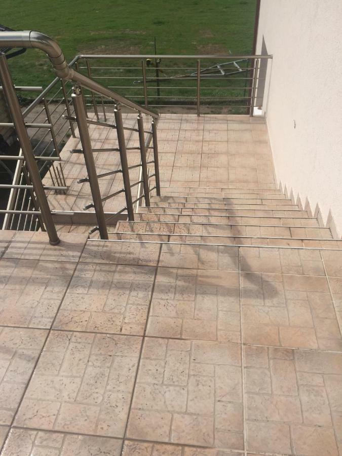 Eko Apartmani Krackovic Golubovci Exterior foto