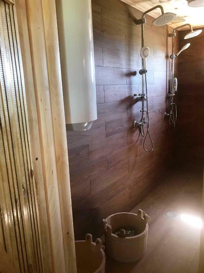 Eko Apartmani Krackovic Golubovci Exterior foto