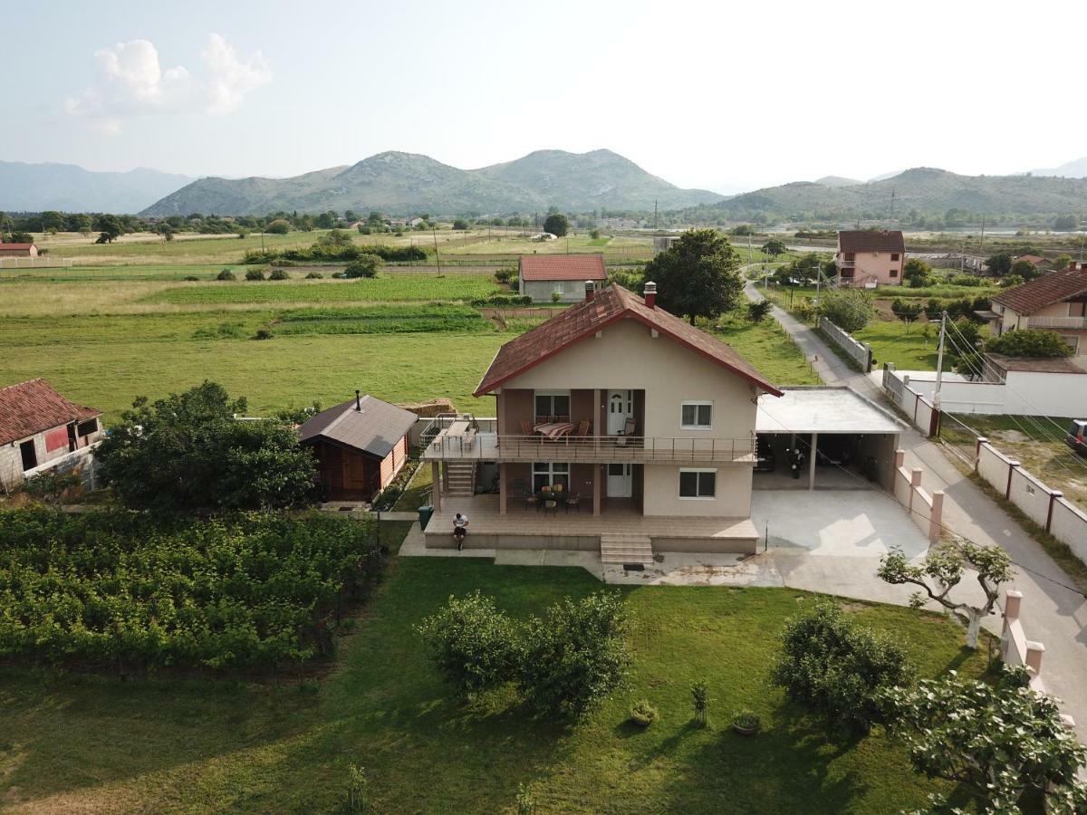 Eko Apartmani Krackovic Golubovci Exterior foto
