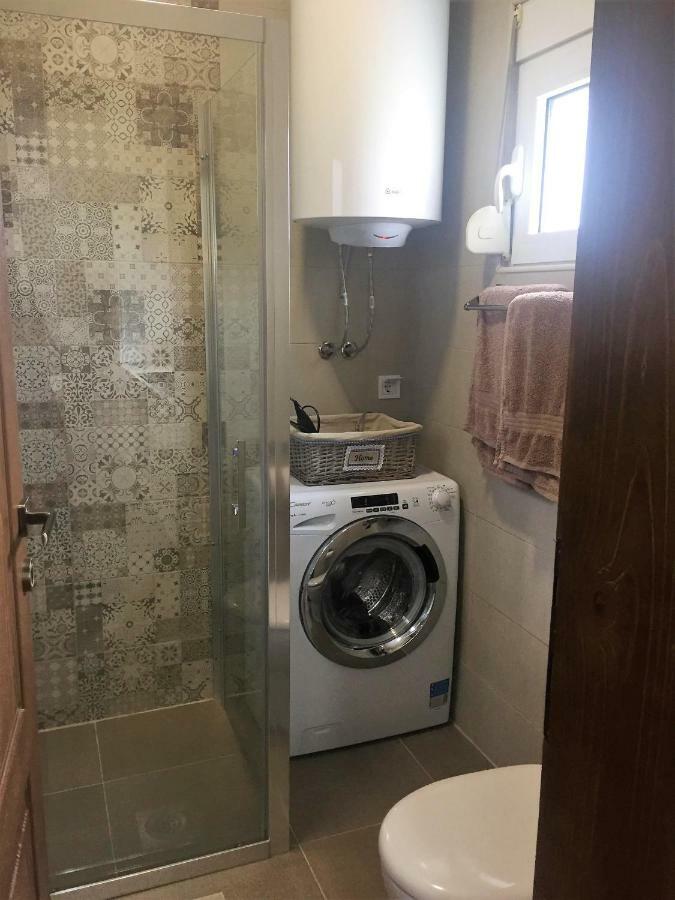 Eko Apartmani Krackovic Golubovci Exterior foto
