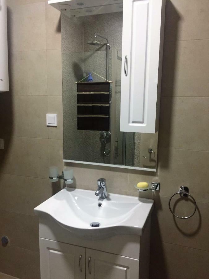 Eko Apartmani Krackovic Golubovci Exterior foto